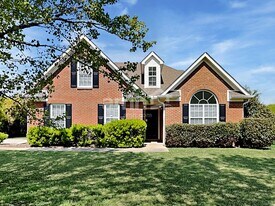 214 Bo Simpson Pkwy in Mcdonough, GA - Building Photo