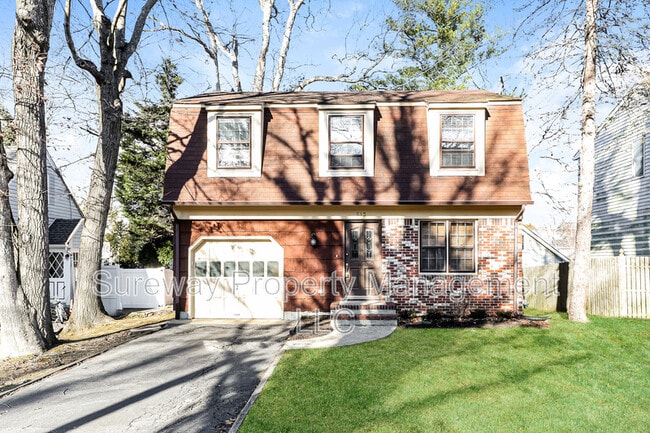 property at 513 Glenmere Ave