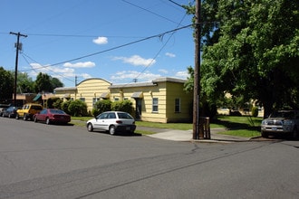 Green Gables Apartment in Portland, OR - Building Photo - Building Photo