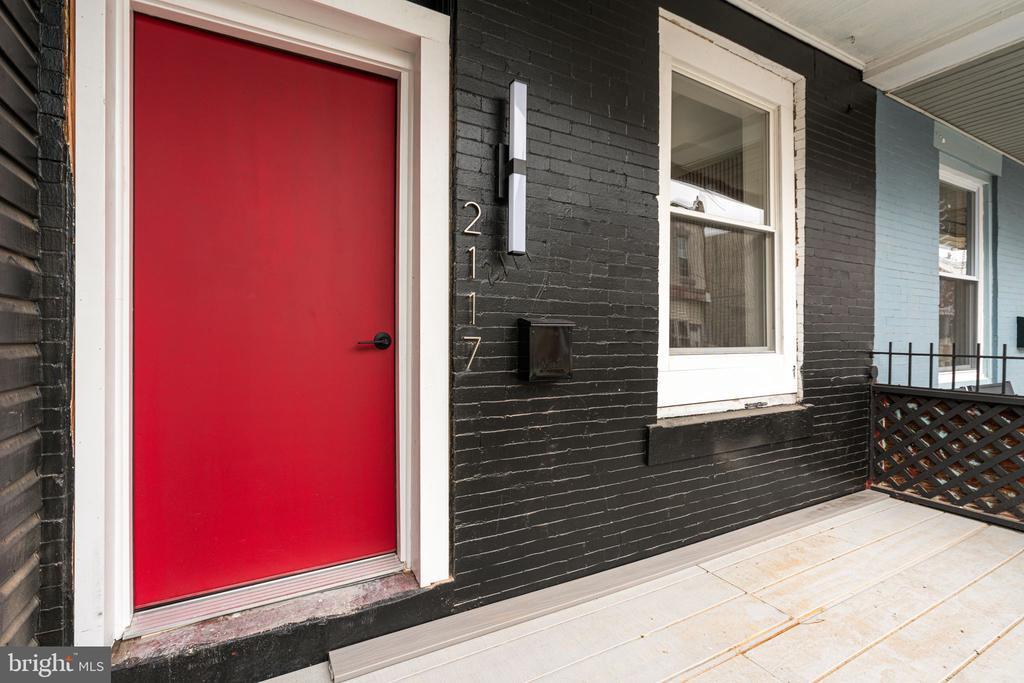 2117 S Alden St in Philadelphia, PA - Building Photo