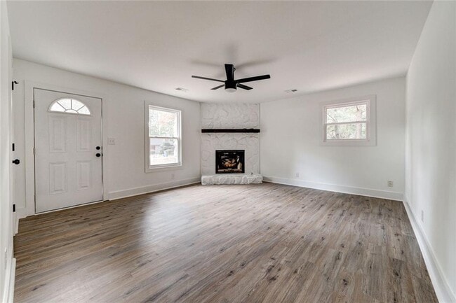 1060 Mathews Ct in Smyrna, GA - Building Photo - Building Photo