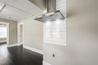 2616 Oakcliff St photo'