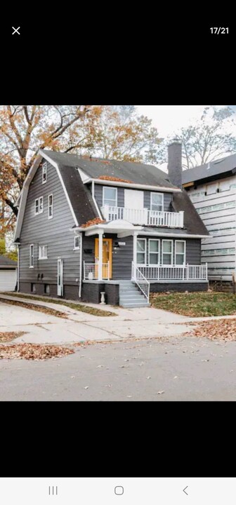 150 E Woodland St in Ferndale, MI - Building Photo