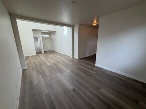 2266 Sapphire Ridge Way in Reno, NV - Building Photo - Building Photo