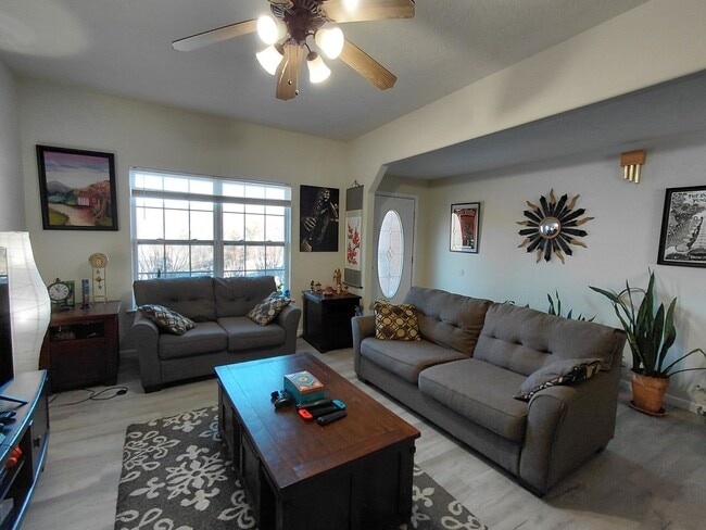 344 Carmel Valley Way in St. Robert, MO - Building Photo - Building Photo