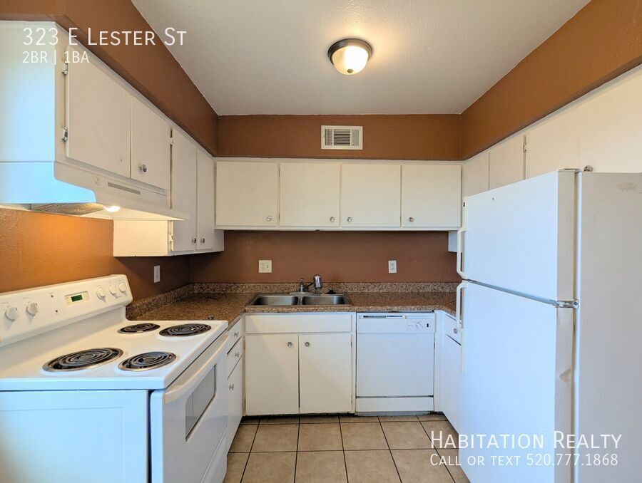 323 E Lester St in Tucson, AZ - Building Photo