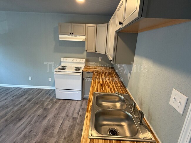 1129 E Grand Ave in Rocky Mount, NC - Building Photo - Building Photo