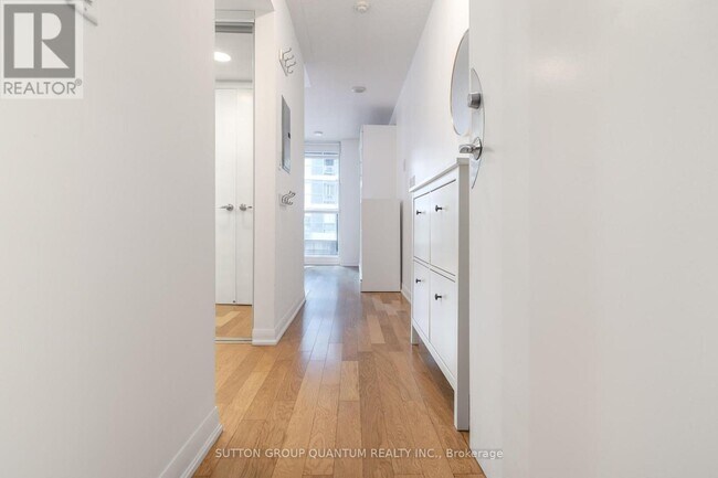 600 Fleet St in Toronto, ON - Building Photo - Building Photo