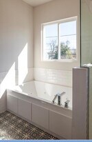 5209 Nichols St in Houston, TX - Building Photo