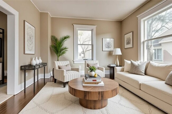 property at 423 E Sears St