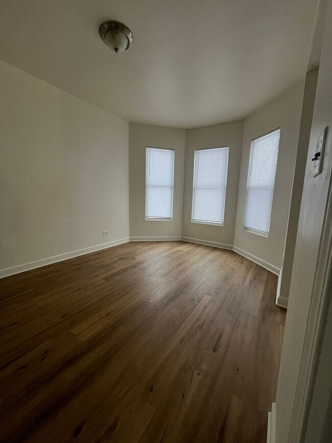 7933 S East End Ave in Chicago, IL - Building Photo - Building Photo