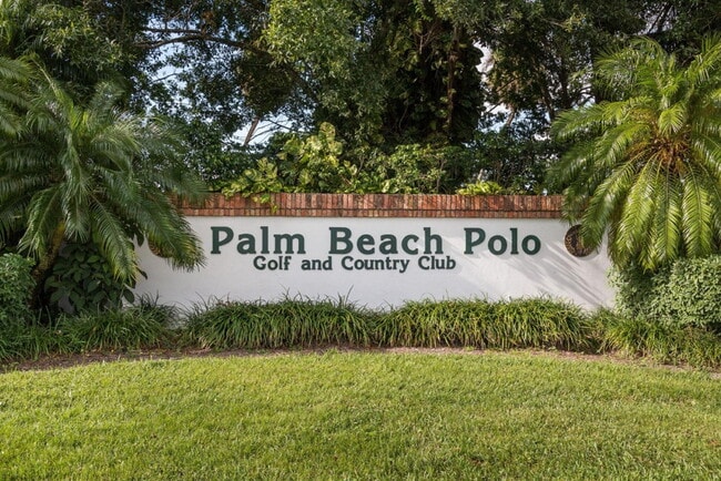 13321 Polo Club Rd in Wellington, FL - Building Photo - Building Photo