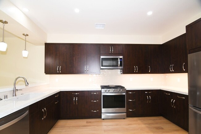 property at 571 Moss St