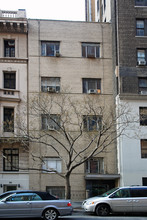 32 W 72nd St in New York, NY - Foto de edificio - Building Photo