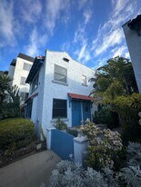 368 Carroll Park E in Long Beach, CA - Building Photo