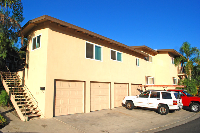 211 Avenida Montalvo in San Clemente, CA - Building Photo - Building Photo