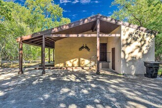 32 E Rivercrest Dr in Houston, TX - Building Photo - Building Photo