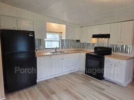 1207 Mills Ave in Pensacola, FL - Building Photo