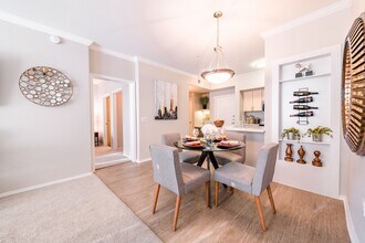 Alanza Place in Phoenix, AZ - Foto de edificio - Building Photo