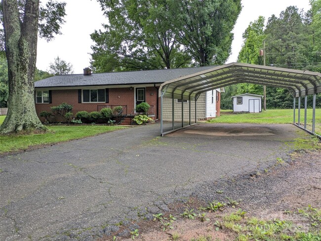 1230 Shearers Rd in Mooresville, NC - Building Photo - Building Photo