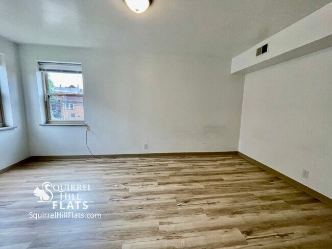 5710 Phillips Ave, Unit A4 in Pittsburgh, PA - Building Photo - Building Photo