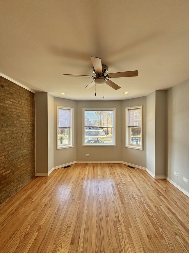 1263 N Springfield Ave in Chicago, IL - Building Photo - Building Photo