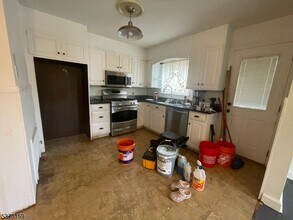 132 Morristown Rd in Linden, NJ - Building Photo - Building Photo