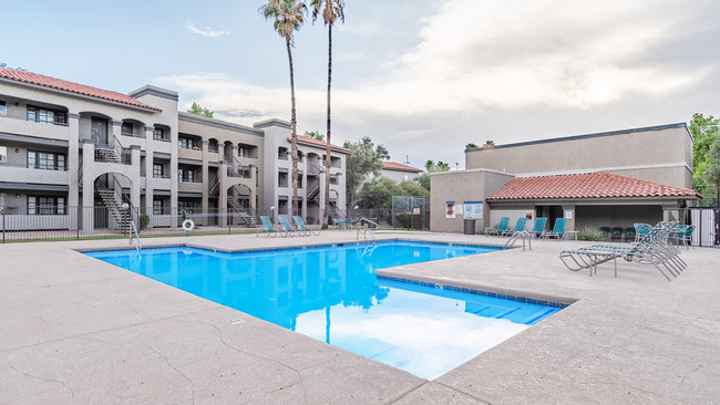 Canyon Oaks in Tucson, AZ - Building Photo - Building Photo