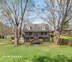 448 Upper Grassy Branch Rd in Asheville, NC - Building Photo