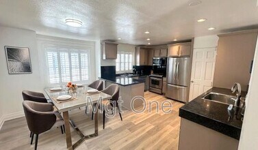 819 W 15th St in Newport Beach, CA - Building Photo - Building Photo