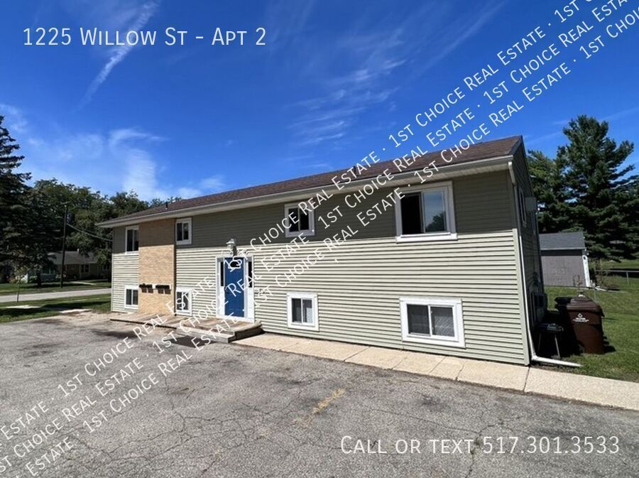 1225 Willow St in Grand Ledge, MI - Building Photo