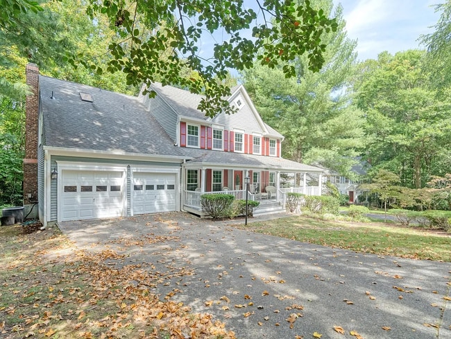 11896 Fawn Ridge Ln in Reston, VA - Foto de edificio - Building Photo