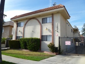 14837 Erwin St in Van Nuys, CA - Foto de edificio - Building Photo