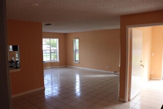 10066 Boynton Pl Cir in Boynton Beach, FL - Foto de edificio - Building Photo