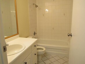 0 Tree Hollow Ln in Dix Hills, NY - Building Photo - Building Photo