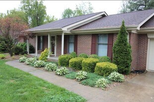 304 Red Bud Dr in Elizabethtown, KY - Building Photo