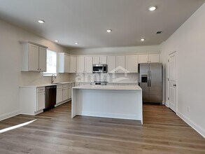 472 Pointe Dr in Dallas, GA - Building Photo - Building Photo