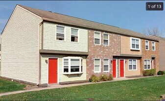 1600 Worthington Row Dr in Columbus, OH - Building Photo