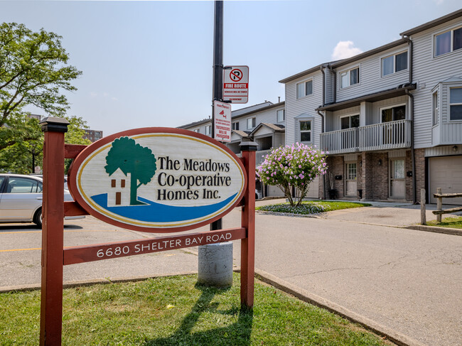 Meadows Co-Op The in Mississauga, ON - Building Photo - Building Photo