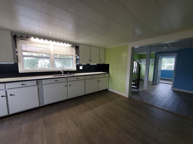 property at 448 Ridgeview Rd