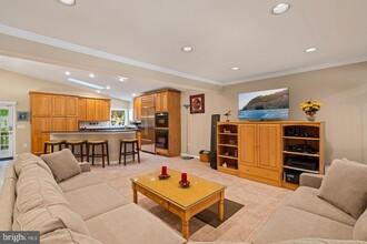 7006 Elkton Dr in West Springfield, VA - Building Photo - Building Photo