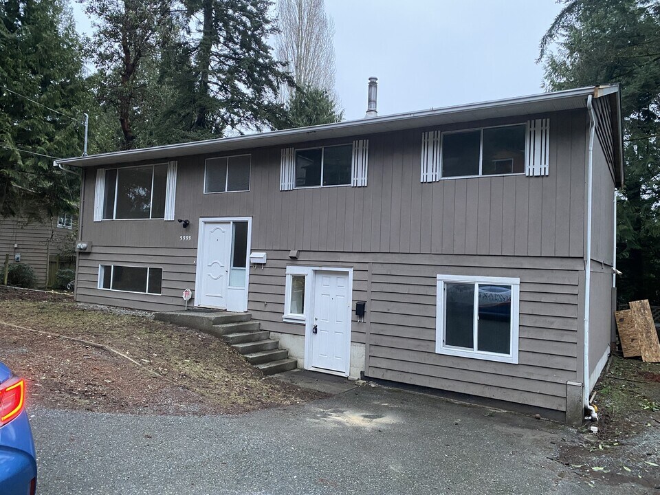 3333 Smugglers Hill Dr in Nanaimo, BC - Building Photo