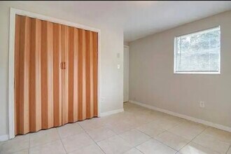 9311 Loras St in New Port Richey, FL - Foto de edificio - Building Photo