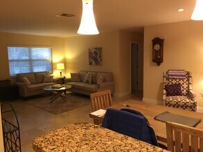 1700 NW 36th Ct in Oakland Park, FL - Building Photo - Building Photo