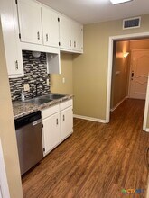 110 Concord Ln in Victoria, TX - Building Photo - Building Photo