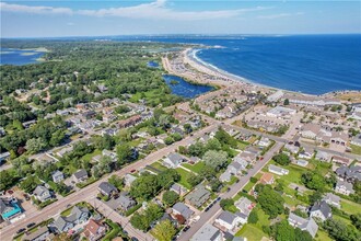 10 Robinson St in Narragansett, RI - Building Photo - Building Photo