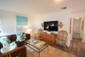 626 Hunter St in West Palm Beach, FL - Building Photo - Building Photo