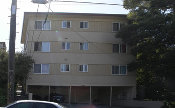 768 Walker Ave in Oakland, CA - Building Photo - Building Photo