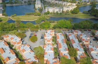 14909 SW 80th St in Miami, FL - Building Photo - Building Photo