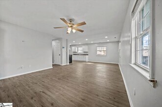 213 Fisher Ave in Spartanburg, SC - Building Photo - Building Photo
